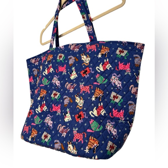 Vera Bradley Catnip Christmas Tote + Cosmetic Bag Set • NWT • Holiday Cats Print - Picture 2 of 6